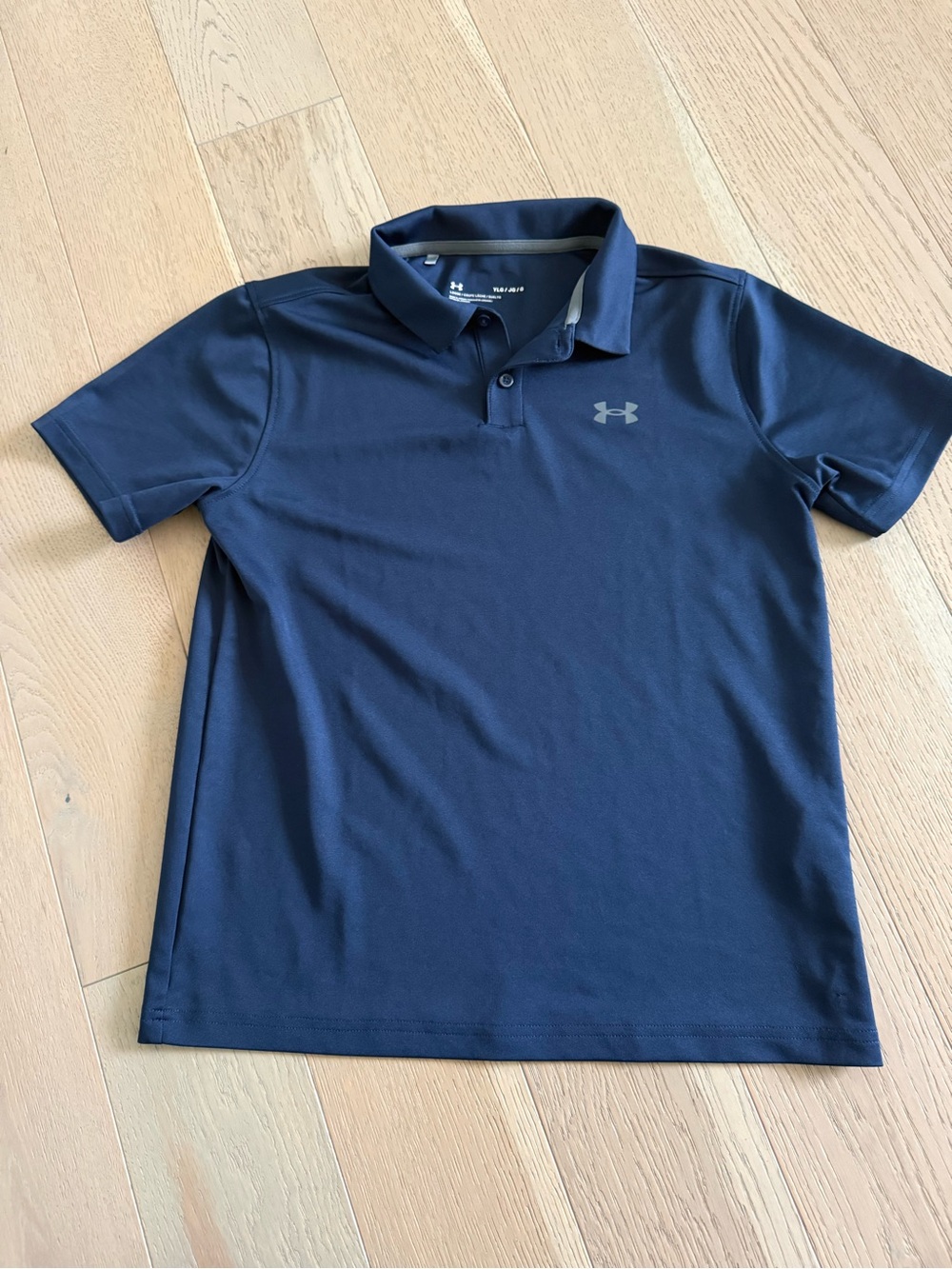 Under Armour - youth boy size large tshirt